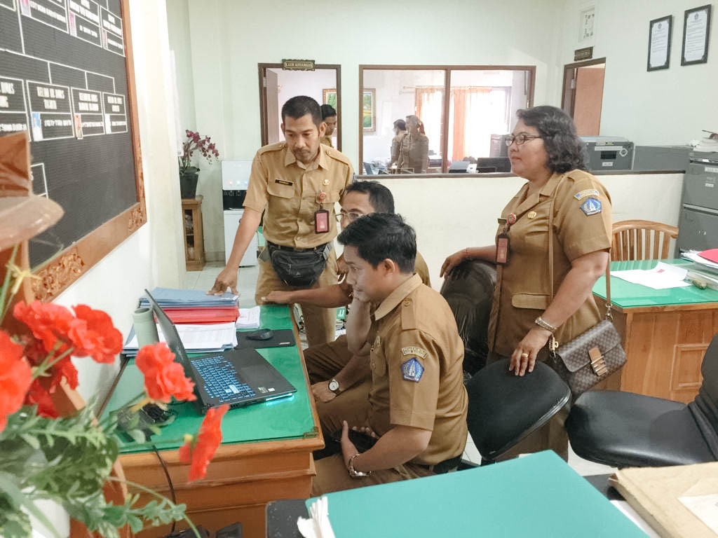Pembinaan Fasilitasi Pengelolaan Keuangan dan Aset Desa Tahun 2023 di Desa Mekar Bhuwana dan Mambal